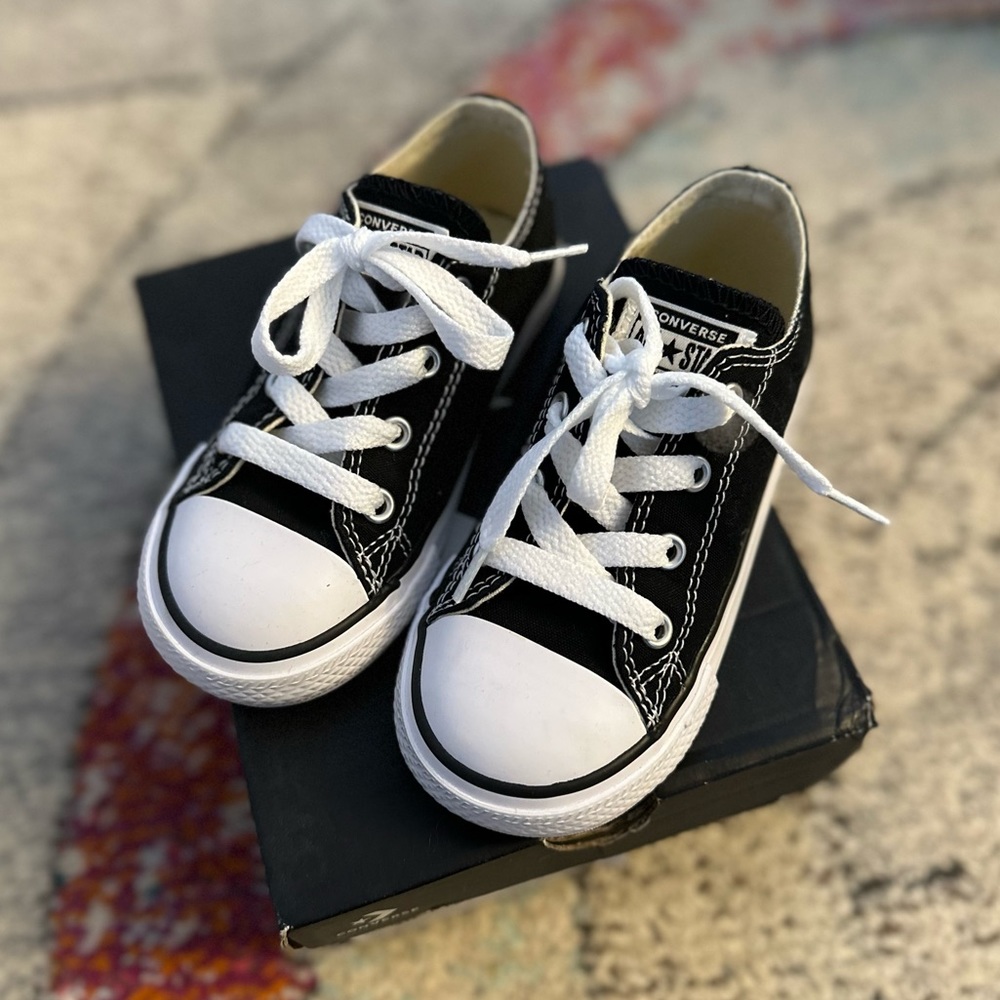 Like New Converse Chuck Taylor All-Stars size 8T